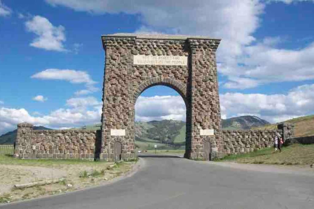 Parkway Yellowstone Guest House Room #2 جاردينر المظهر الخارجي الصورة