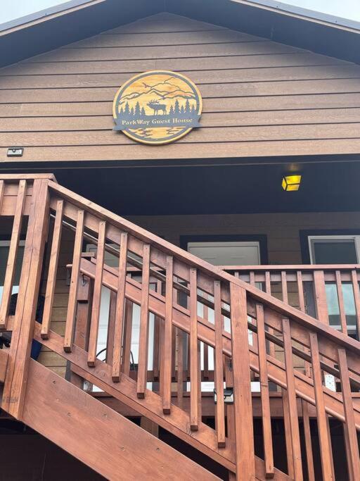 Parkway Yellowstone Guest House Room #2 جاردينر المظهر الخارجي الصورة