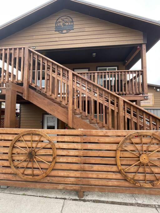 Parkway Yellowstone Guest House Room #2 جاردينر المظهر الخارجي الصورة