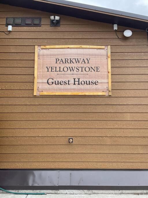 Parkway Yellowstone Guest House Room #2 جاردينر المظهر الخارجي الصورة
