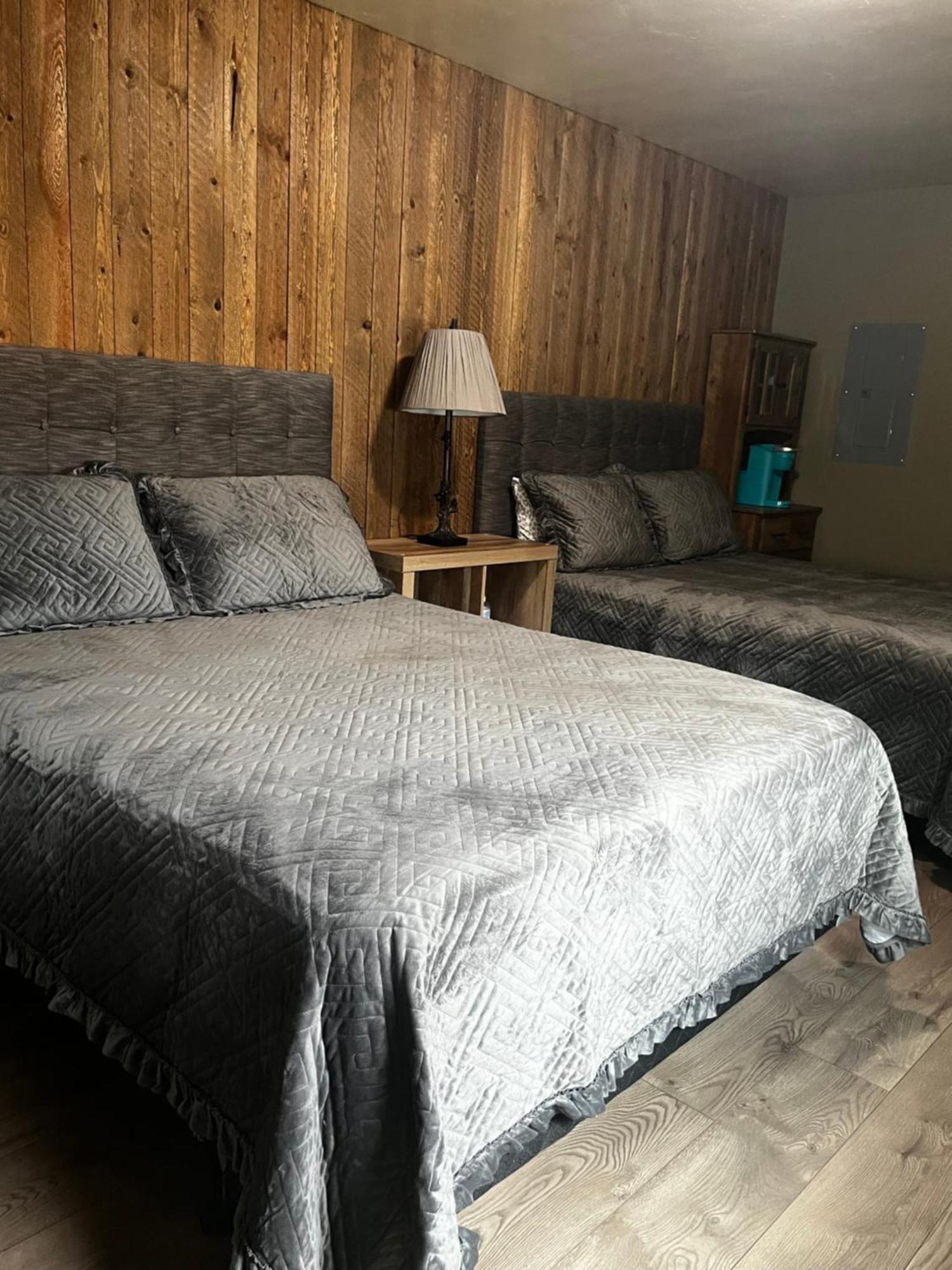 Parkway Yellowstone Guest House Room #2 جاردينر المظهر الخارجي الصورة